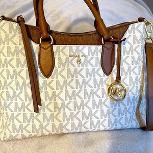 COPY - Michael Kors Vanilla Signature Handbag